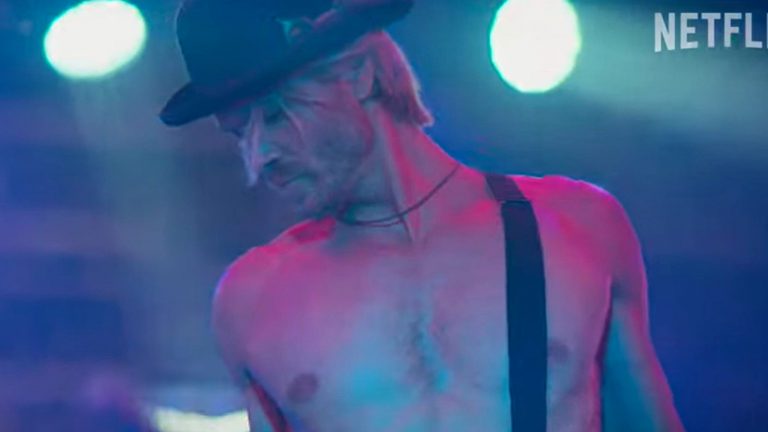 Chad Michael Murray Strips Down to Save Christmas in Netflix's The Merry Gentlemen Trailer